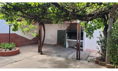 Alquilo Casa 2 dormitorios Barrio Los Paraísos
