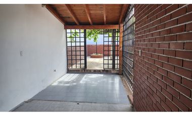 Alquilo Casa 2 dormitorios Barrio Los Paraísos