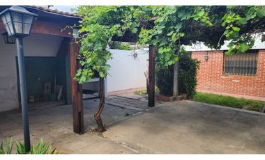 Alquilo Casa 2 dormitorios Barrio Los Paraísos