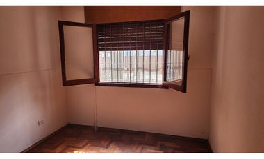 Alquilo Casa 2 dormitorios Barrio Los Paraísos