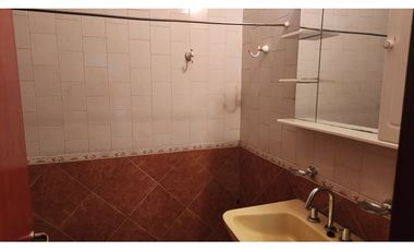 Alquilo Casa 2 dormitorios Barrio Los Paraísos