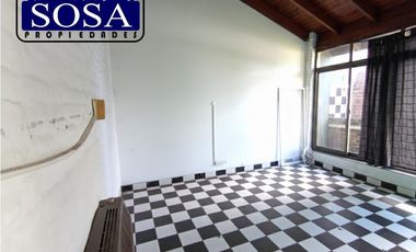 Casa en Gonzalez Catan Centro Calle Derossi (ex Tranway) Nº 565