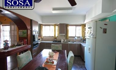 Casa en Gonzalez Catan Centro Calle Derossi (ex Tranway) Nº 565