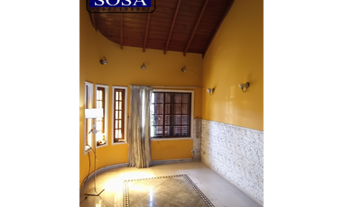 Casa en Gonzalez Catan Centro Calle Derossi (ex Tranway) Nº 565