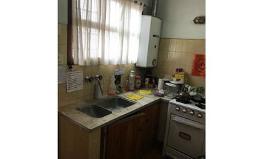 OPORTUNIDAD VENTA 6 AMBIENTES CON PATIO A METROS DE AV MARTNEZ