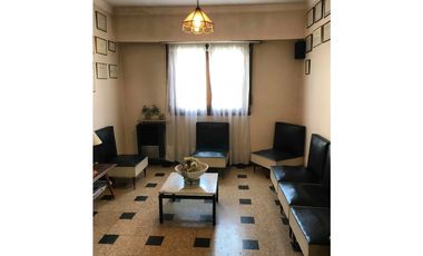 OPORTUNIDAD VENTA 6 AMBIENTES CON PATIO A METROS DE AV MARTNEZ