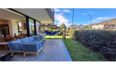 Casa campestre en venta en Conjunto Club House Cota