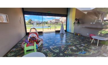 Casa campestre en venta en Conjunto Club House Cota