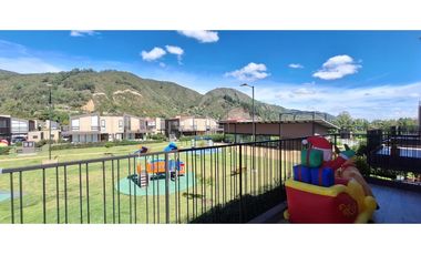 Casa campestre en venta en Conjunto Club House Cota