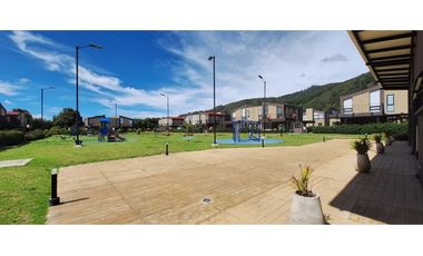 Casa campestre en venta en Conjunto Club House Cota