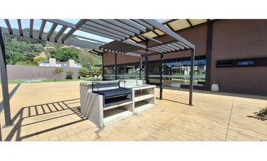 Casa campestre en venta en Conjunto Club House Cota