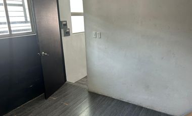 CASA EN VENTA A 5 MIN DE SATÉLITE RECIÉN REMODELADA