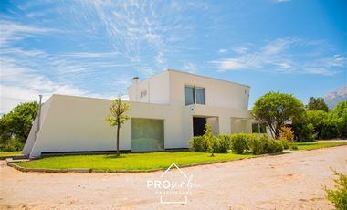 Casa en Venta en Condominio Valle del Principal