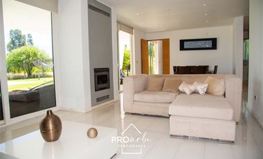 Casa en Venta en Condominio Valle del Principal