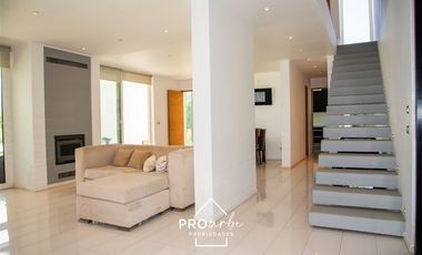 Casa en Venta en Condominio Valle del Principal