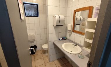 Local Comercial en Arriendo en Alonso de Cordova / Nueva Costanera