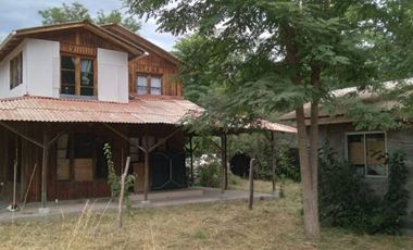 Casa en Parcela de 8.200.- Mts, en Sector Miraflores