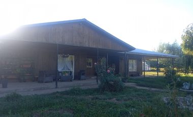 Parcela de agrado con casa, a solo minutos de Yerbas Buenas