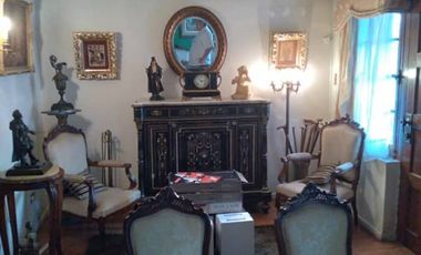 Casa de Dos Pisos en Avda Pdte Ibañez