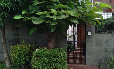 Casa de Dos Pisos en Avda Pdte Ibañez
