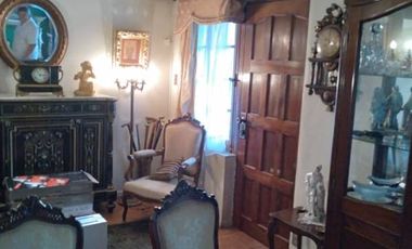 Casa de Dos Pisos en Avda Pdte Ibañez