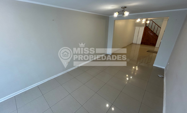 SE ARRIENDA CASA EN CONDOMINIO LOS EXPLORADORES