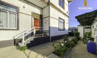 VALPARAÍSO. CERRO ESPERANZA. VENTA CASA COLONIAL CON 1300 M2