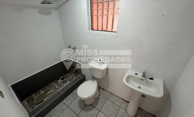 SE VENDE CASA EN CALLE SAMUEL BAÑADOS MORRIS SECTOR NORTE