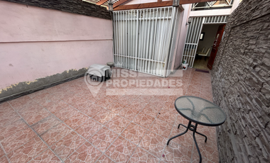 SE VENDE CASA EN CALLE SANTA BARBARA SECTOR SUR