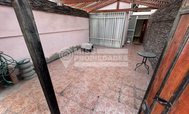 SE VENDE CASA EN CALLE SANTA BARBARA SECTOR SUR