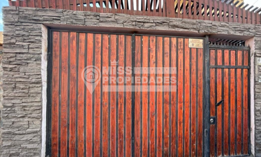 SE VENDE CASA EN CALLE SANTA BARBARA SECTOR SUR