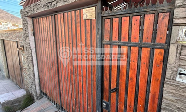 SE VENDE CASA EN CALLE SANTA BARBARA SECTOR SUR