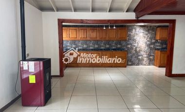 Arriendo casa 3 dormitorios con estacionamiento en Estadio Germán Becker, Temuco