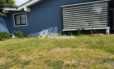 Arriendo casa 3 dormitorios con estacionamiento en Estadio Germán Becker, Temuco