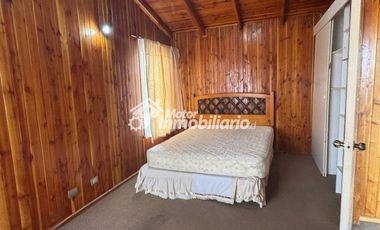 Arriendo casa 3 dormitorios con estacionamiento en Estadio Germán Becker, Temuco