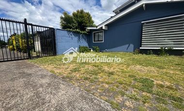 Arriendo casa 3 dormitorios con estacionamiento en Estadio Germán Becker, Temuco