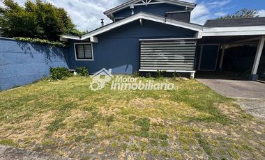 Arriendo casa 3 dormitorios con estacionamiento en Estadio Germán Becker, Temuco