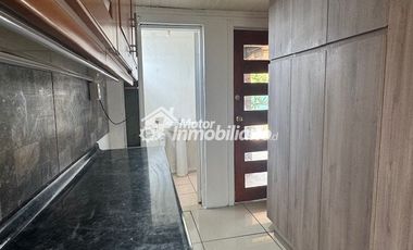 Arriendo casa 3 dormitorios con estacionamiento en Estadio Germán Becker, Temuco