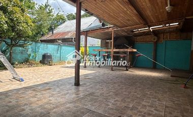 Arriendo casa 3 dormitorios con estacionamiento en Estadio Germán Becker, Temuco