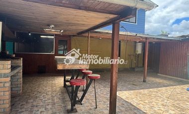 Arriendo casa 3 dormitorios con estacionamiento en Estadio Germán Becker, Temuco