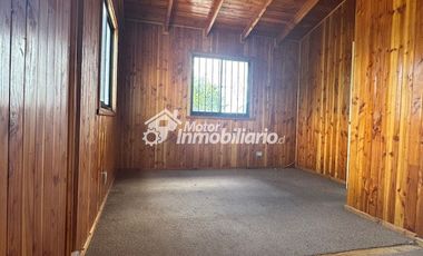 Arriendo casa 3 dormitorios con estacionamiento en Estadio Germán Becker, Temuco