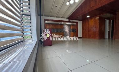 Arriendo casa 3 dormitorios con estacionamiento en Estadio Germán Becker, Temuco