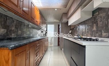 Arriendo casa 3 dormitorios con estacionamiento en Estadio Germán Becker, Temuco