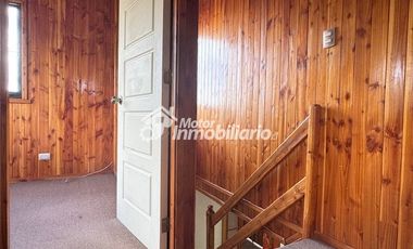 Arriendo casa 3 dormitorios con estacionamiento en Estadio Germán Becker, Temuco