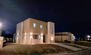 Casa en Santa Elisa, Pilar del este.