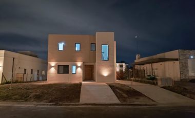 Casa en Santa Elisa, Pilar del este.