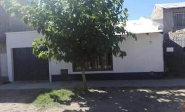 Casa en venta - 3 Dormitorios 1 Baño - Mendoza