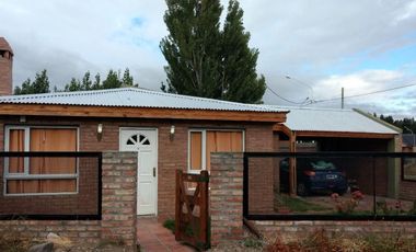 Casa en venta - 3 Dormitorios 1 Baño - Los Antiguos