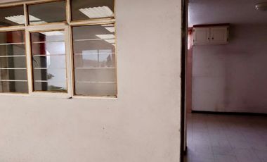 Edificio en zona comercial sobre Ermita Iztapalapa