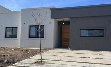 Casa en San Ramon, Pilar del este.